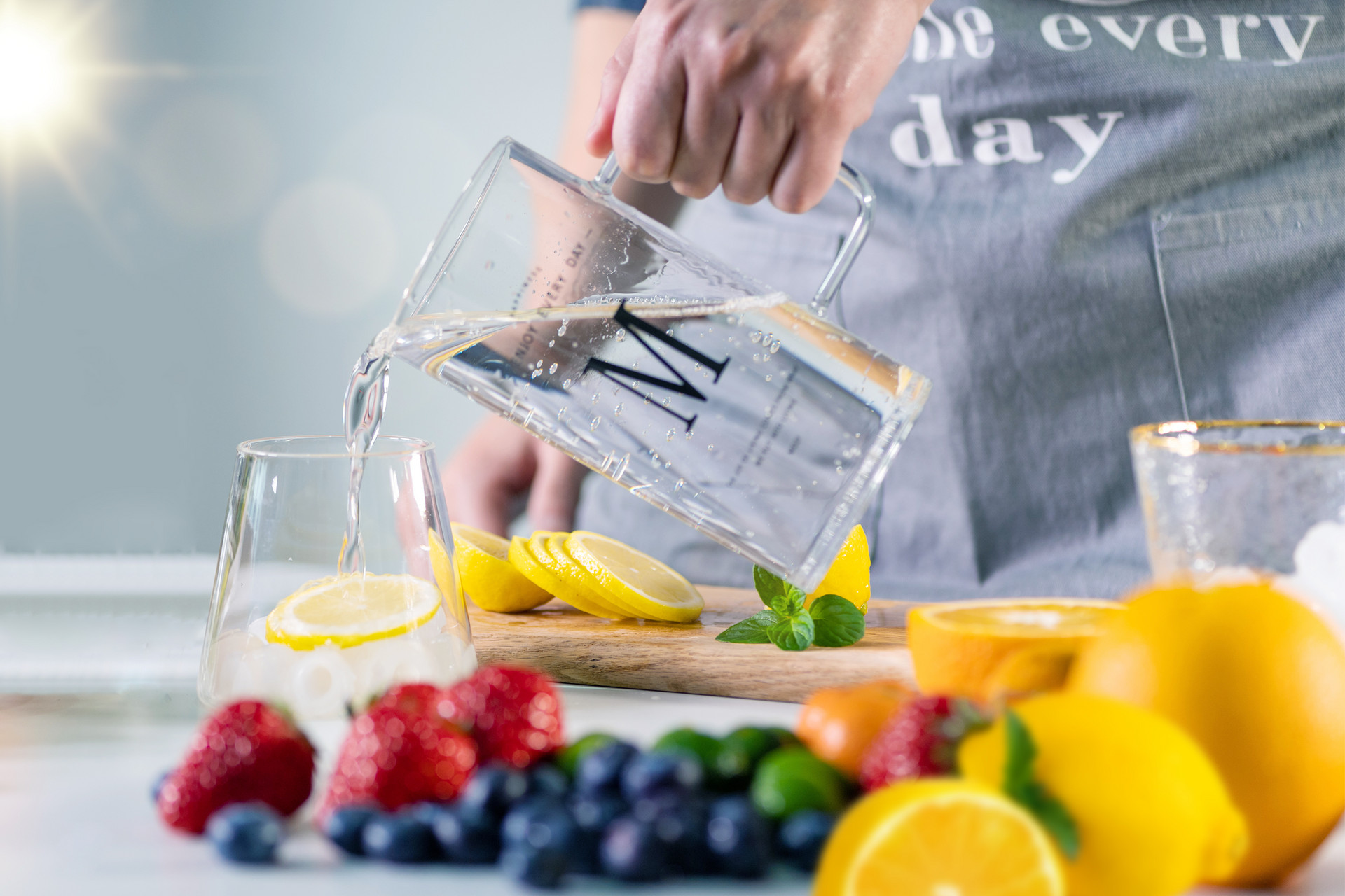 1663222443692629.jpg 攝圖網_501116459_banner_喝水(企業商用).jpg