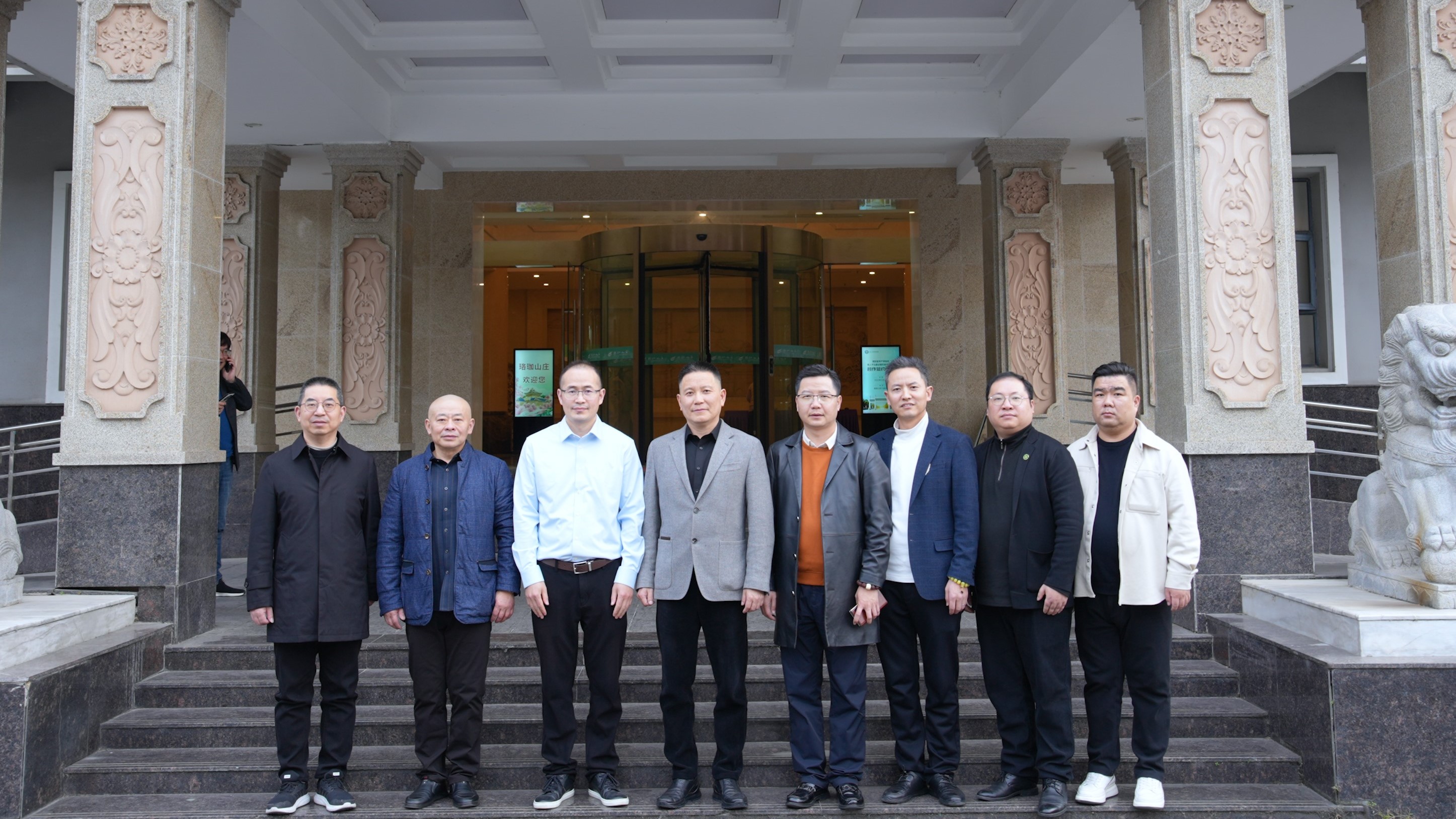 1766625997558066.jpg 1766625997558066.jpg